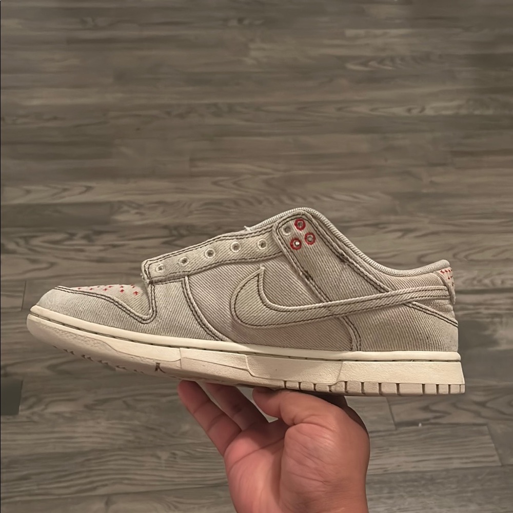 Nike Beige and Red Sneakers - Picture 3 of 6